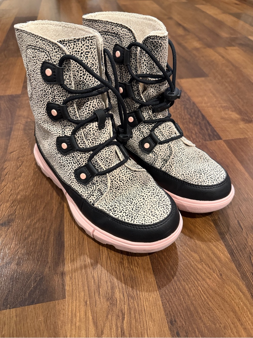 Sorel Whitney Lace-Up Snow Boots in Black and Pink and Leopard (kids size 5)